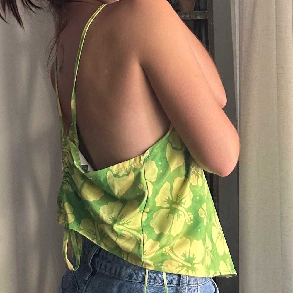 Top - Picture 2 of 3